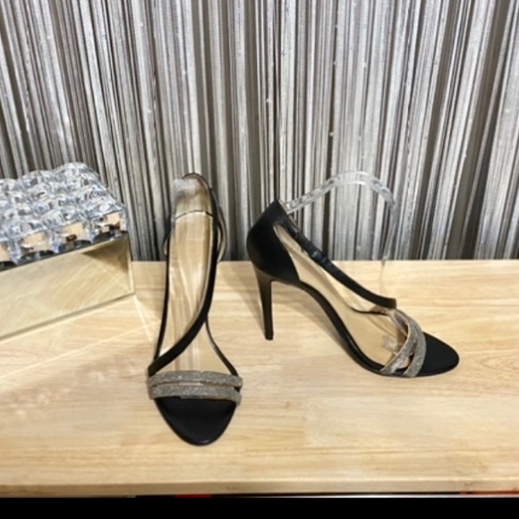 🔻SALE🔻HALSTON HERITAGE🔹EXCELLENT CONDITION • ALL LEATHER MATERIAL. - Picture 3 of 8